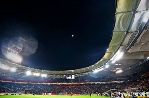 Es wird eine Weile dauern, bis im Stuttgarter Stadion wieder Fußball vor großem Publikum gespielt wird. Foto: Baumann