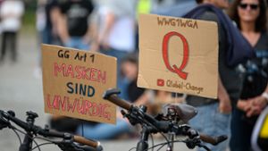 Das „Q“ ist neu in Deutschlands Demonstrationslandschaft. Foto: picture alliance/dpa/Sebastian Gollnow