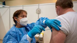 Im Januar soll es mit den Corona-Impfungen (hier ein Probelauf in Trier) auch in Waiblingen losgehen. Foto: dpa/Harald Tittel