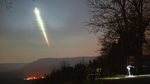 Meteor im Anflug: Der 17-jährige Hobbyfotograf Philipp Lehmann aus Ofterdingen hat diesen seltenen Moment im Bild festgehalten. Die Aufnahme entstand im  benachbarten Öschingen. Foto: Philipp Lehmann