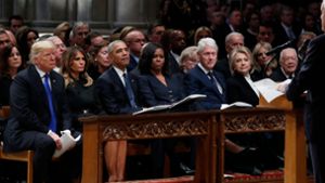 Trump, Obama, Clinton, Carter: Alle lebenden US-Präsidenten und ihre Frauen nahmen Abschied von George H.W. Bush. Foto: AFP