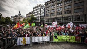 Im Mai 2015 demonstrierten Tausende in Stuttgart gegen Rechts. Foto: Lichtgut/Leif Piechowski (Archiv)