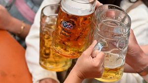 Auf dem Oktoberfest werden jedes Jahr rund sieben Millionen Liter Bier getrunken. Foto: imago/Sven Simon