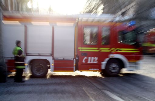 Eine Ölspur hat die Ludwigsburger Feuerwehr in der Nacht gefordert. Foto: dpa