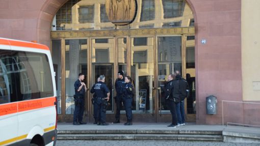 Polizeieinsatz an der Mannheimer Universität. Nun soll der Ablauf des Geschehens rekonstruiert werden. Foto: René Priebe/dpa