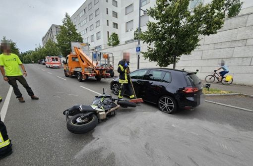 Der Unfall ereignete sich in der Stresemannstraße in Stuttgart-Nord. Foto: Andreas Rosar/Fotoagentur Stuttgart