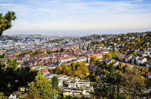 Alte Stuttgarter leben vermehrt in Stadtteilen, die nicht zentral liegen. Foto: Imago/Mint Images