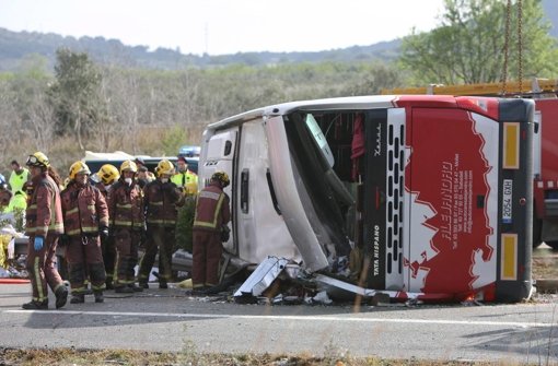 Bei einem schweren Busunglück in Spanien sterben mindesten 14 Menschen Foto: EFE