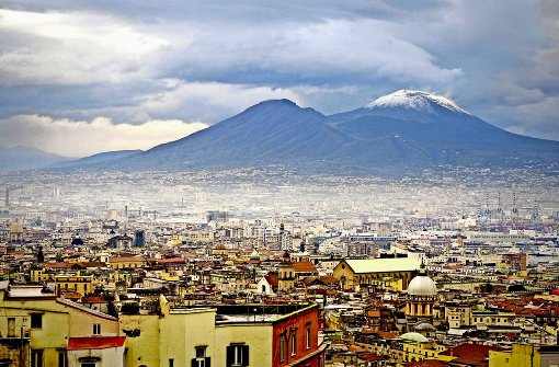 Hinter der Schönheit Neapels lauert eine finster engstirnige Welt voller Gewalt. Foto: dpa