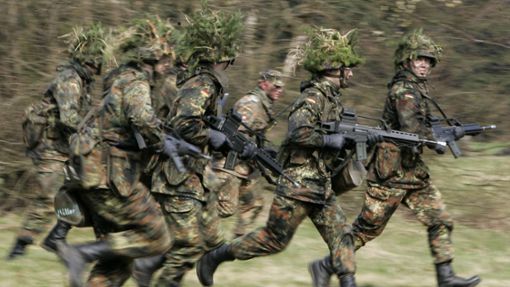 Weil die Bundeswehr unter großem Personalmangel leidet, fordert die CDU eine sogenannte Kontingentwehrpflicht. (Archivbild) Foto: dpa/Frank May