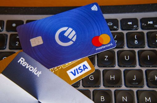 Nicht überall klappt das Bezahlen mit den neuen Debitkarten von Visa und Mastercard. Foto: IMAGO/Michael Gstettenbauer/IMAGO/Michael Gstettenbauer