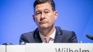Daimler-Chef Harald Wilhelm: Wir wollen die Nachfrage bewusst unterbieten. Foto: picture alliance/dpa/Michael Kappeler