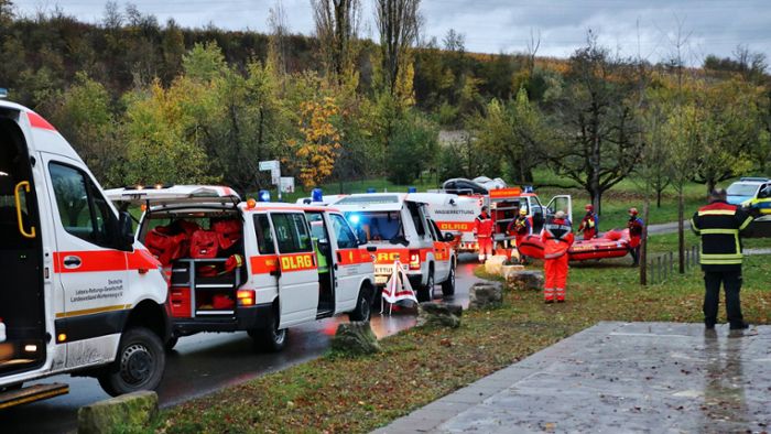 Einsatz in Weinstadt: Person  tot aus der Rems geborgen