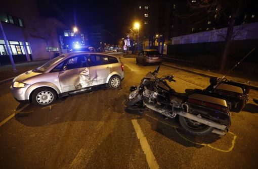 Der Motorradfahrer wurde bei dem Unfall schwer verletzt. Foto: 7aktuell.de/Simon Adomat