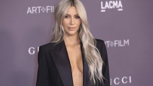Reality-Star Kim Kardashian (37) hat wenige Wochen vor der Geburt ihres dritten Kindes eine farbenfrohe Party in Los Angeles geschmissen Foto: Invision