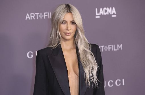 Reality-Star Kim Kardashian (37) hat wenige Wochen vor der Geburt ihres dritten Kindes eine farbenfrohe Party in Los Angeles geschmissen Foto: Invision