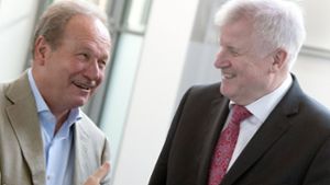 Bundesinnenminister Horst Seehofer (CSU, rechts) und der Verdi-Vorsitzende Frank Bsirske. Foto: dpa