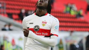 Tanguy Coulibaly und der VfB Stuttgart reisen ohne Punkte zurück in den Kessel. Foto: Pressefoto Baumann/Julia Rahn