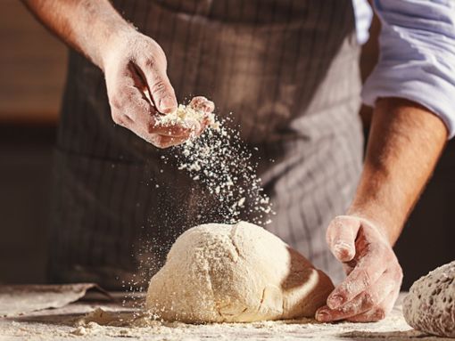 Zu Hause Brot backen ist weniger kompliziert, als gedacht. Foto: Evgeny Atamanenko/Shutterstock.com