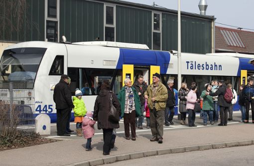 Die Fahrgäste der Tälesbahn müssen vorübergehend auf Ersatzbusse ausweichen. Foto: Horst Rudel