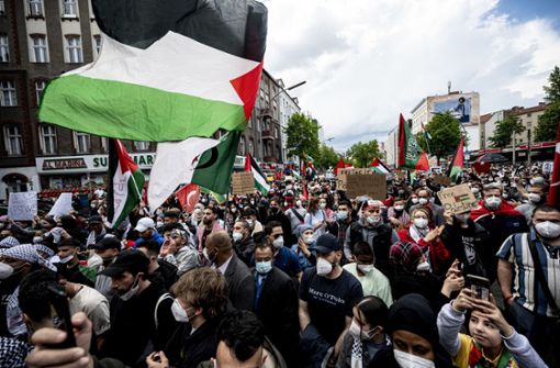 Nach einer propalästinensischen Demonstration in Berlin-Neukölln ist es am Wochenende zu antiisraelischen Ausschreitungen gekommen. Foto: dpa/Fabian Sommer
