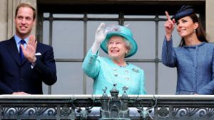 Prinz William und Herzogin Kate mit Queen Elizabeth II. Foto: dpa/RUI VIEIRA