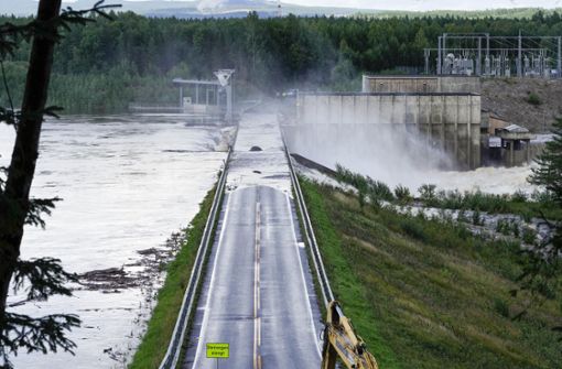 Wasserkraftwerk Braskreidfoss: Die extremwetterbedingten Überschwemmungen im Süden von Norwegen haben zu zahlreichen Erdrutschen und zur Evakuierung von Hunderten Menschen geführt. Foto: Cornelius Poppe/NTB Scanpix/AP/dpa