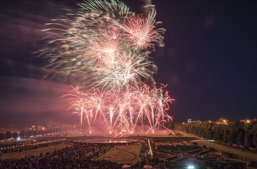 Spektakuläre Bilder vom Feuerwerk im Blühenden Barock am Samstagabend. Foto: factum/Weise
