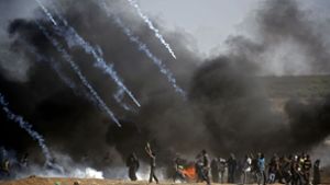 Israel geht mit Tränengas gegen palästinensische Demonstranten vor Foto: AFP