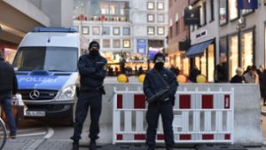 Bewaffnete Beamten prägten schon letztes Jahr das Bild des Stuttgarter Weihnachtsmarkts – und werden es dieses Jahr wieder tun. Foto: 7aktuell.de/Oskar Eyb