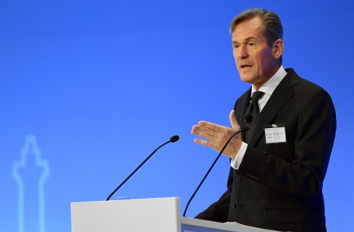 BDZV-Präsident Mathias Döpfner spricht am Montag in Berlin beim Kongress 2016 des Bundesverbandes Deutscher Zeitungsverleger (BDZV). Foto: dpa