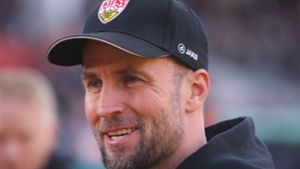 Sebastian Hoeneß ist mit zwei Siegen aus zwei Spielen in seine Amtszeit als Trainer des VfB Stuttgart gestartet. Foto: Pressefoto Baumann/Julia Rahn