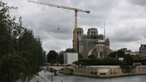 Seit über einem Jahr wird an Notre-Dame gearbeitet. Nun steht fest: die Kirche wird in Zukunft so aussehen wie vor dem Brand im April 2019. Foto: AP/Thibault Camus