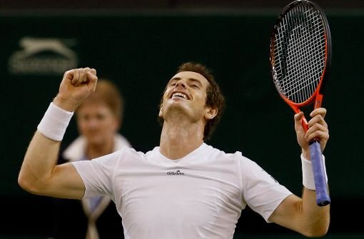 Der Brite Andy Murray hat den Einzug ins Wimbledon-Finale am Sonntag geschafft. Murry spielt dann gegen den Weltranglisten-Ersten Novak Djokovic. Klicken Sie sich durch die Bilder vom Rasenturnier! Foto: AP/dpa