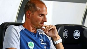 Nachdenklicher Blick: Oliver Barth, 39,   ist nicht mehr Assistenztrainer beim Fußball-Zweitligisten SpvGG Greuther Fürth. Foto: dpa