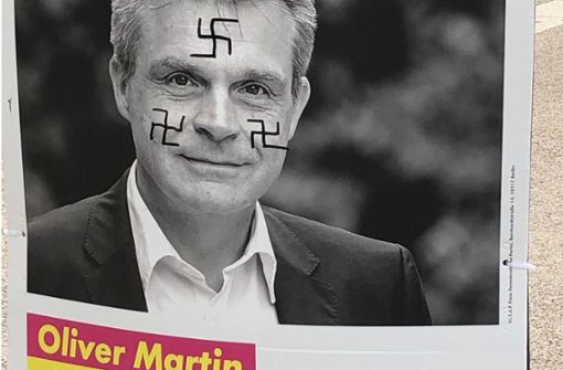 Plakate des Liberalen Oliver Martin wurden beschmiert. Foto: privat