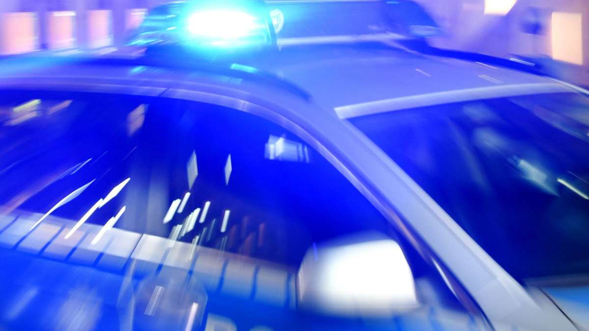Unfallflucht in Göppingen: Autofahrer fährt 14-Jährigem über den Fuß