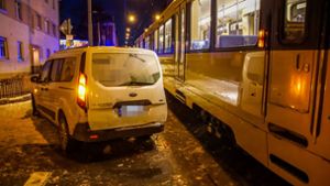 Am Donnerstag kam es in Stuttgart-Ost zu einem Unfall zwischen einem Ford und einer Stadtbahn. Foto: 7aktuell.de/Andreas Werner