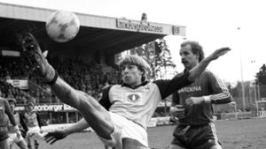 Jürgen Klinsmann stürmte für die Stuttgarter Kicker – hier in einem Zweitligaspiel in der Saison 1983/84 gegen den SSV Ulm 1846. Foto: Baumann / Baumann