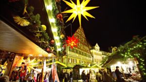 In Esslingen wird rund um den Mittelalter- und Weihnachtsmarkt auch dieses Jahr nicht mit der Beleuchtung gespart. Foto: Horst Rudel