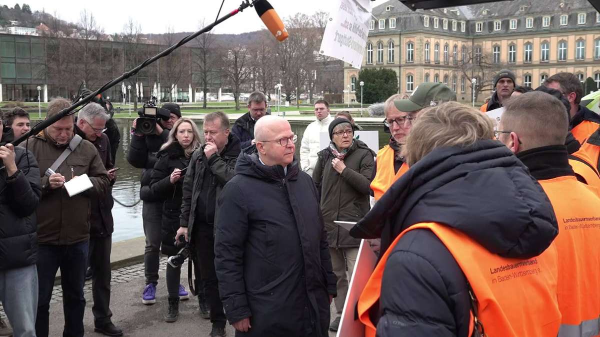 Übergabe der Forderungen an Theurer: Bauern demonstrieren vor Dreikönigstreffen der FDP