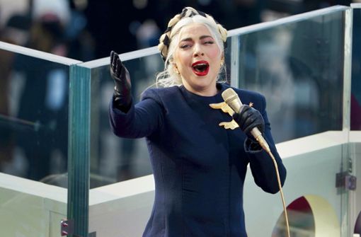 Lady Gaga hat  am Mittwoch vor dem Capitol in Washington die amerikanische Nationalhymne gesungen. Foto: dpa/Greg Nash