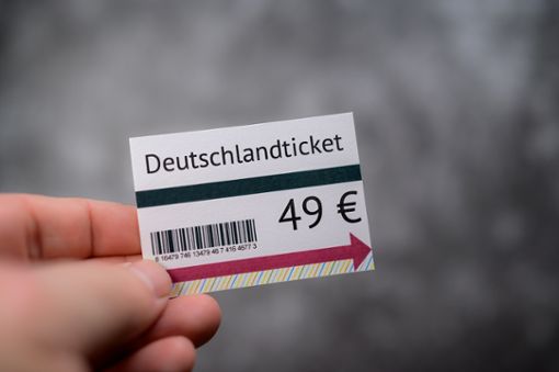 Mit dem 49-Euro-Ticket können Sie quer durch Deutschland fahren. Foto: Andre Engelhardt / shutterstock.com