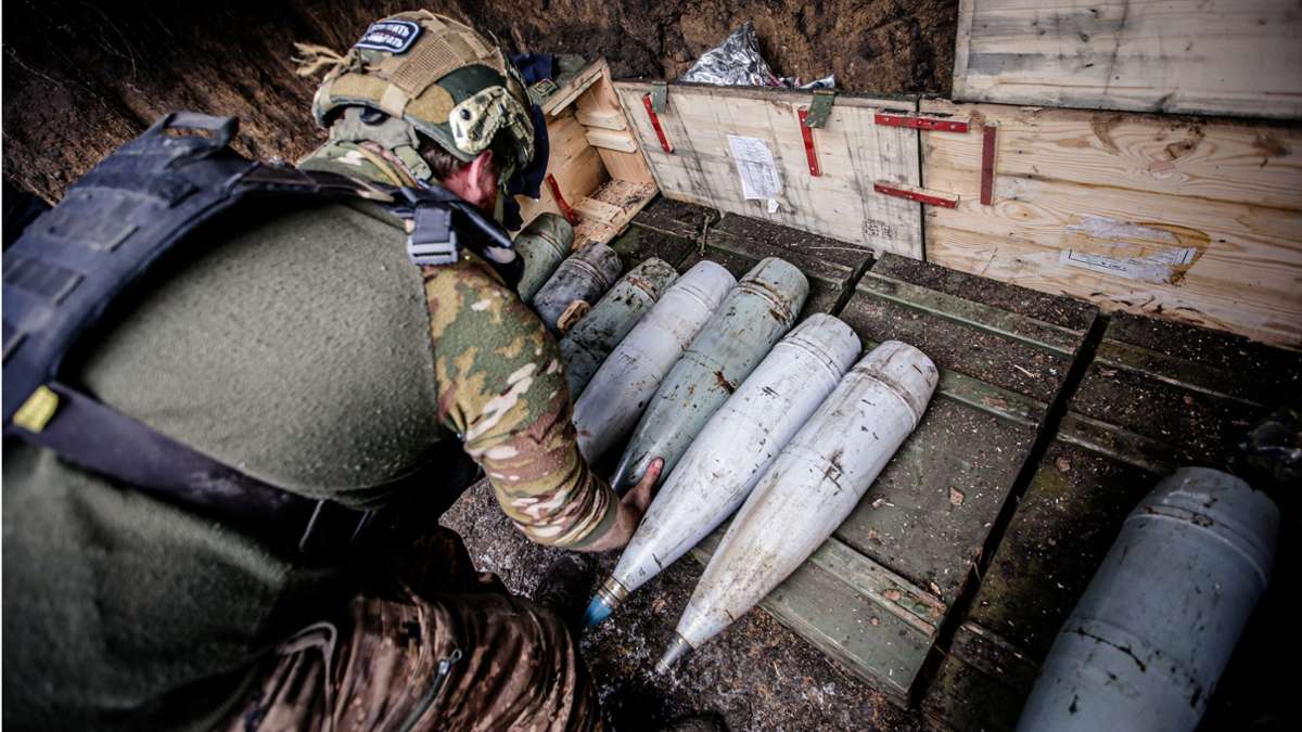 Rüstung: EU räumt ein: Munitionsplan für Ukraine gescheitert