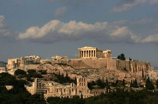Die Akropolis lockt nach wie vor zahlreiche Touristen nach Athen. Viele von ihnen buchen ihre Ferienwohnungen über Online-Portale – mit fatalen Folgen für die Einheimischen. Foto: dpa