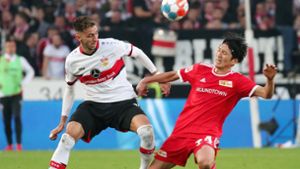 Spielt künftig im Trikot des VfB Stuttgart: Genki Haraguchi (li. Atakan Karazor) Foto: Baumann
