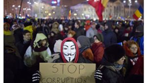 Viele Rumänen sind wütend auf ihre Regierung und haben immer wieder, wie hier  in Bukarest,  gegen die Korruption protestiert. Foto:  