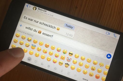 Sie bekommen bald 117 neue Kollegen: Die aktuell verfügbaren Emojis. Foto: dpa/Christiane Oelrich