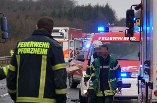 Bei dem Unfall auf der A8 bei Pforzheim kam ein 22-Jähriger ums Leben. Foto: SDMG/Gress