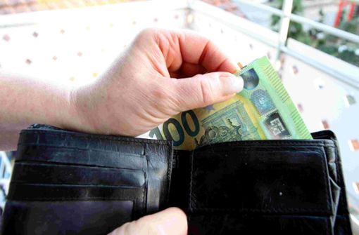 Vorsicht beim Griff in den Geldbeutel: Trickdiebin klaut einer Seniorin in Dagersheim die EC-Karte. Foto: Eibner-Pressefoto/Fleig / Eibner-Pressefoto